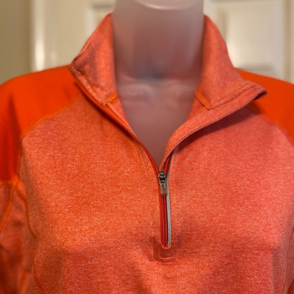 Reebok - Woman’s two tone orange long sleeve workout shirt, Size: M - Picture 3 of 8
